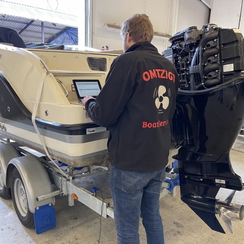 Uitlezen buitenboord motor